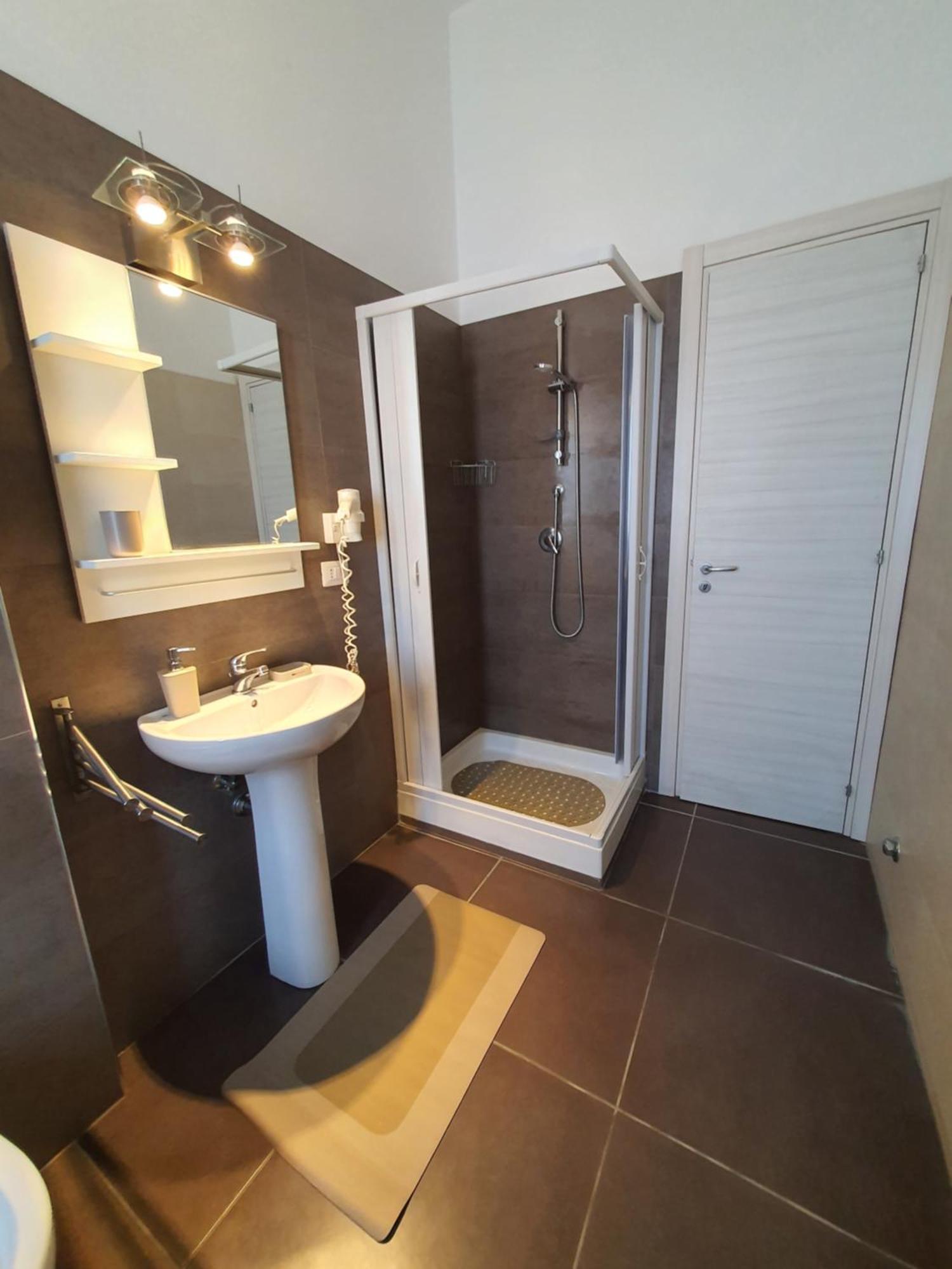 4Rooms Guest House Free Wi-Fi Салерно Экстерьер фото